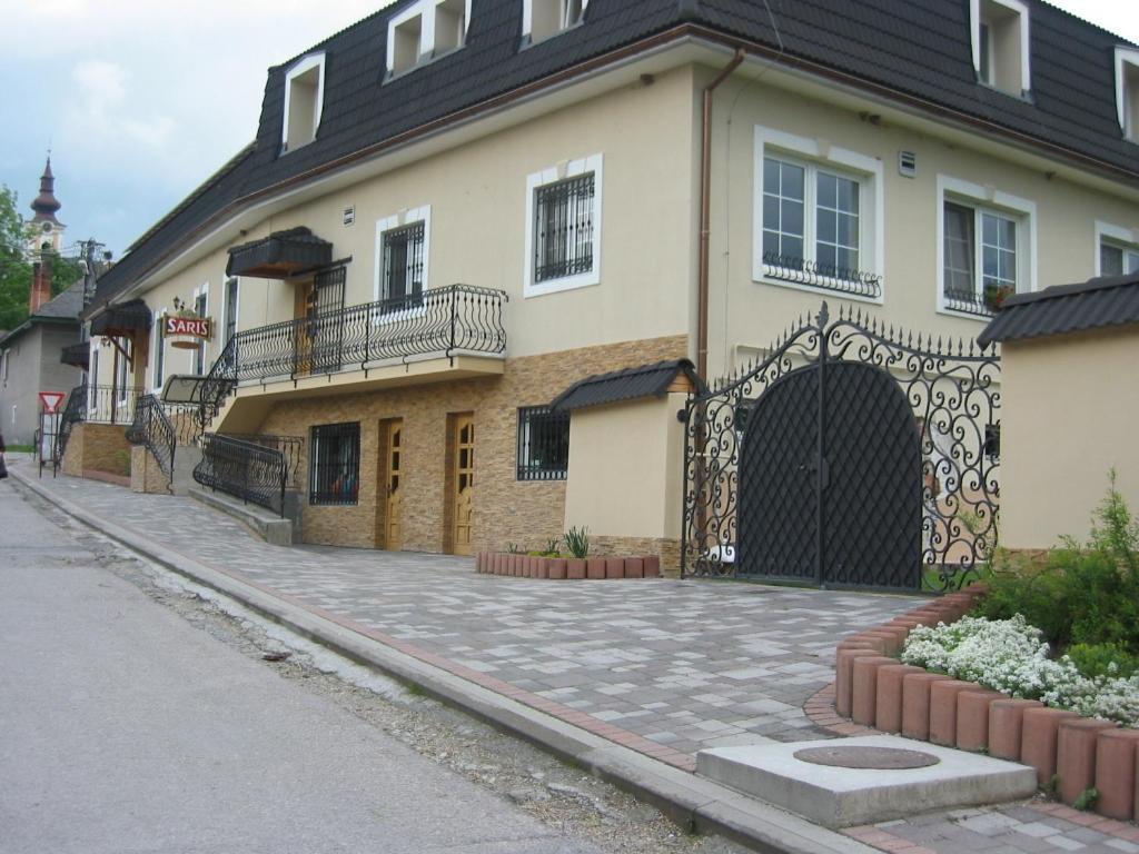 Penzion Lucs Heľpa Zewnętrze zdjęcie